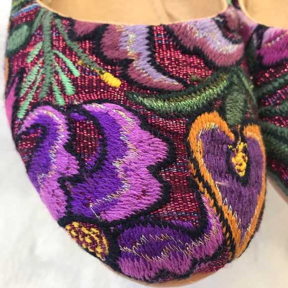 NWOT Embroidered Flats, Size 7.5 - Picture 2 of 15